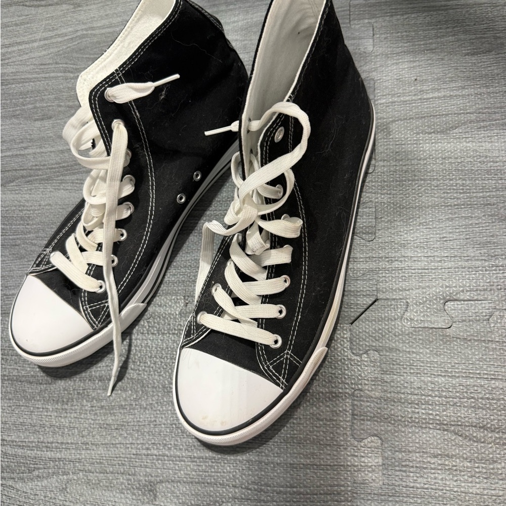 Men’s size 11 Black High-Top Sneakers